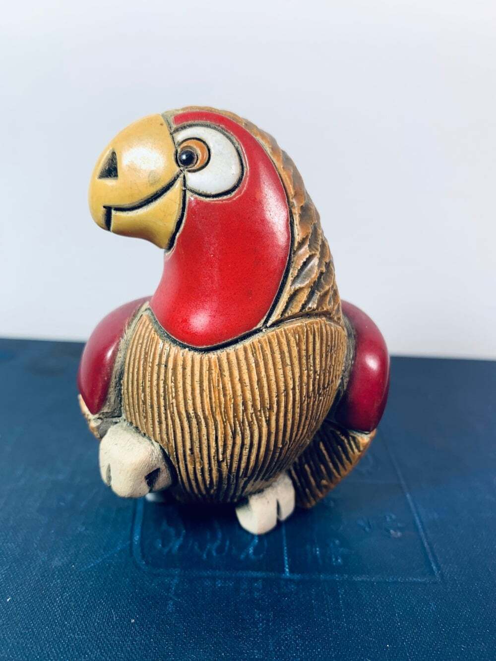 Parrot colorful figurine Artesania statue